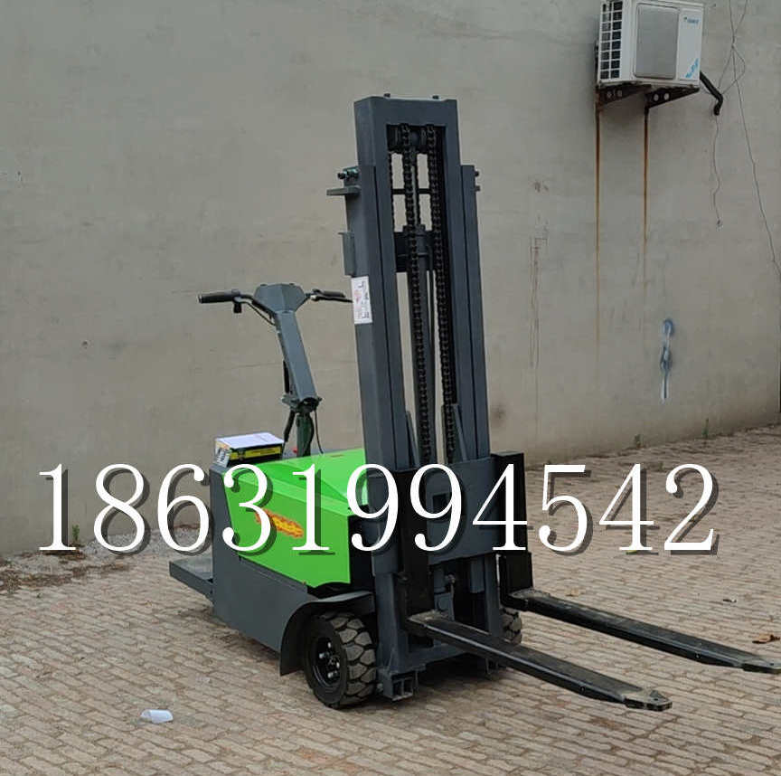 贵阳市优程全电动叉车插腿式堆高车液压装卸车1.5吨升高小型站驾式铲车
